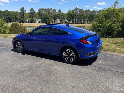 Used 2018 Honda Civic EX-T image 9