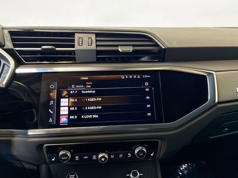 Used 2024 Audi Q3 2.0T Premium Plus image 16