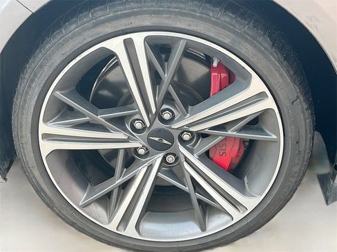 Used 2024 Genesis G70 3.3T Advanced w/ Sport Prestige Package image 32