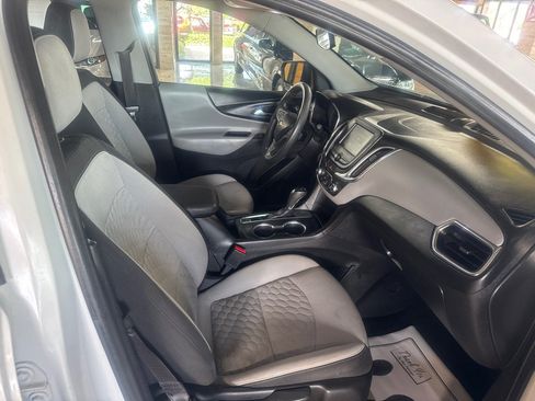 Used 2018 Chevrolet Equinox LS FWD image 16