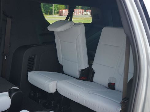 New 2025 Chevrolet Suburban Premier image 29