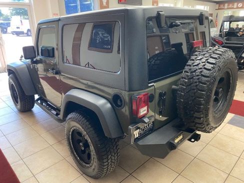 Used 2016 Jeep Wrangler Sport AWD/4WD image 3