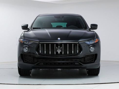Certified 2023 Maserati Levante GT AWD/4WD image 8