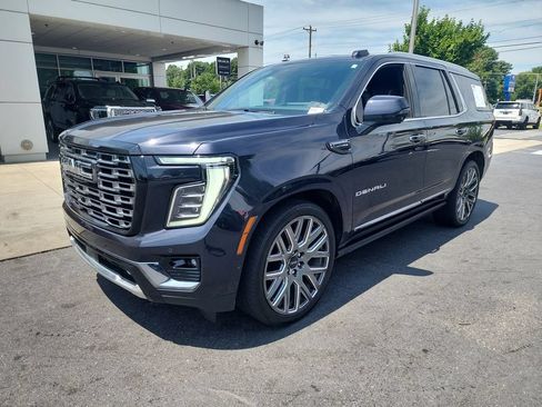 Certified 2025 GMC Yukon Denali Ultimate w/ LPO, Floor Liner Package AWD/4WD image 4