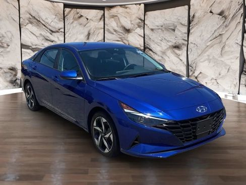 Used 2024 Hyundai Elantra Limited FWD image 2