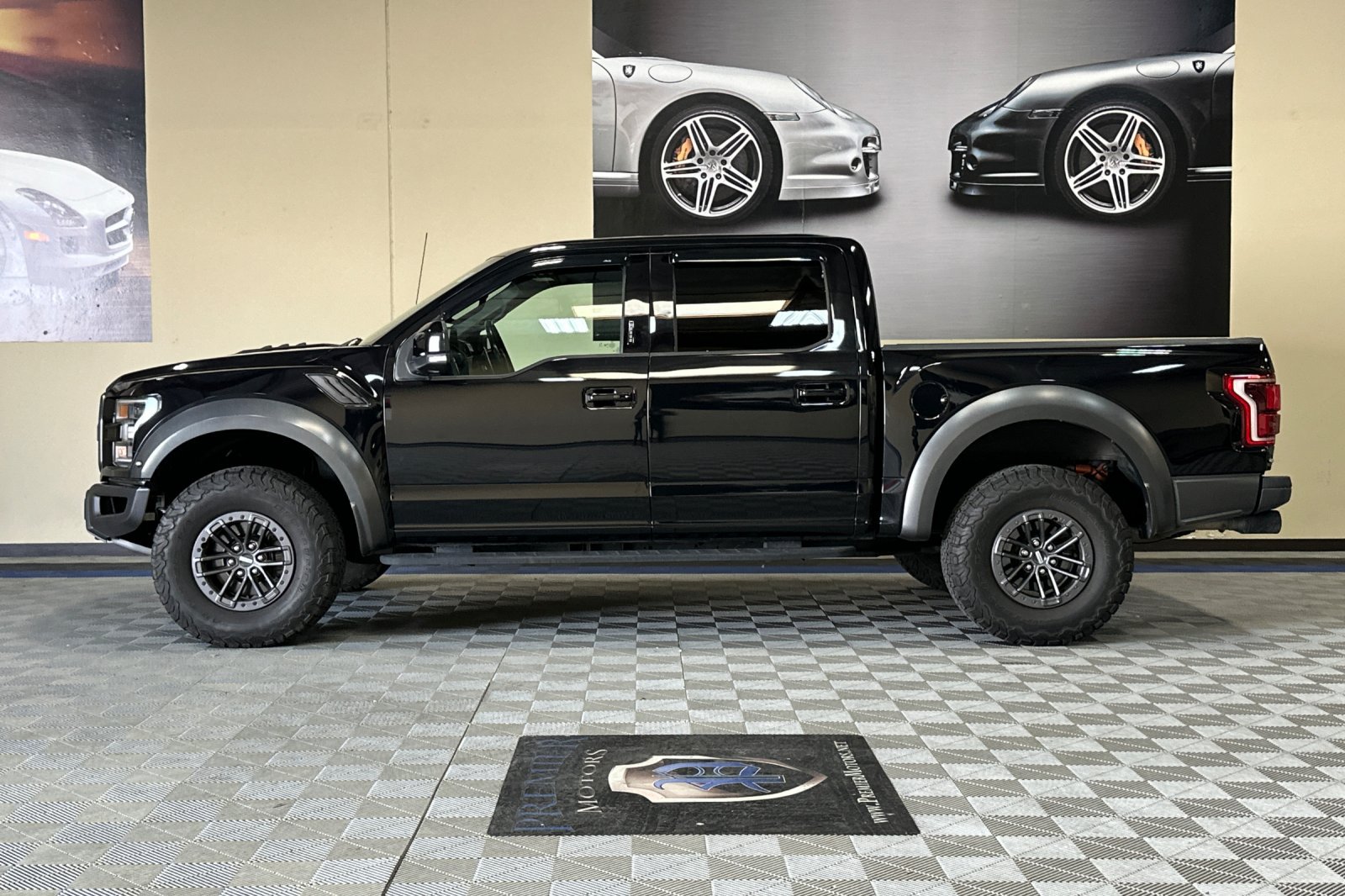 Used 2020 Ford F150 Raptor w/ Equipment Group 802A Luxury AWD/4WD image 7