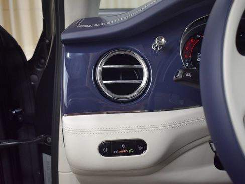 New 2025 Bentley Bentayga image 31