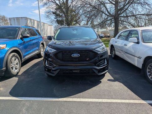 Certified 2023 Ford Edge ST image 2