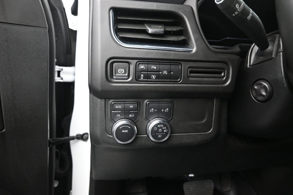 Used 2024 GMC Yukon SLT w/ SLT Luxury Package AWD/4WD image 13