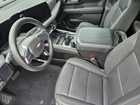 Used 2025 Chevrolet Tahoe Premier RWD image 14