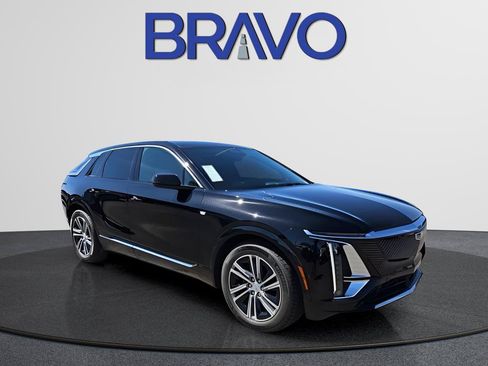 New 2024 Cadillac Lyriq Luxury RWD image 3