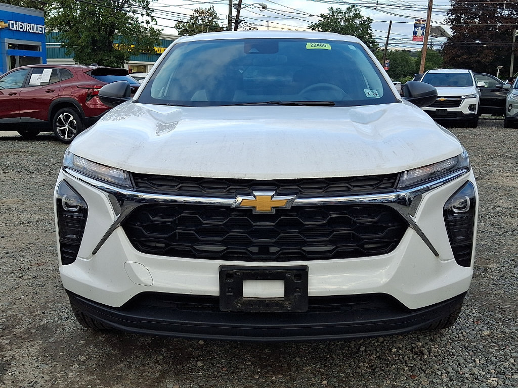 Certified 2024 Chevrolet Trax LS FWD image 2