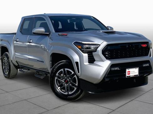 Used 2024 Toyota Tacoma TRD Sport image 3