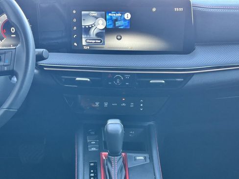 Certified 2025 Nissan Kicks SR image 15