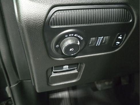 Used 2023 Jeep Wagoneer L Series II image 11