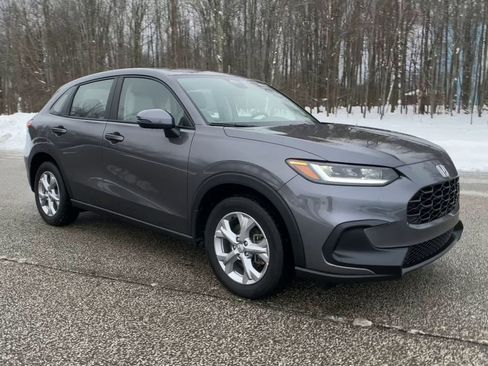 Certified 2024 Honda HR-V LX image 3