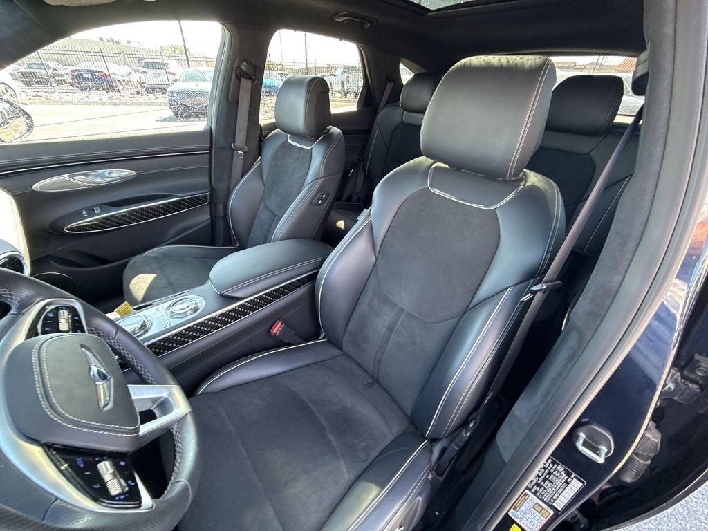 Used 2022 Genesis GV70 3.5T Sport w/ Sport Prestige Package AWD/4WD image 17