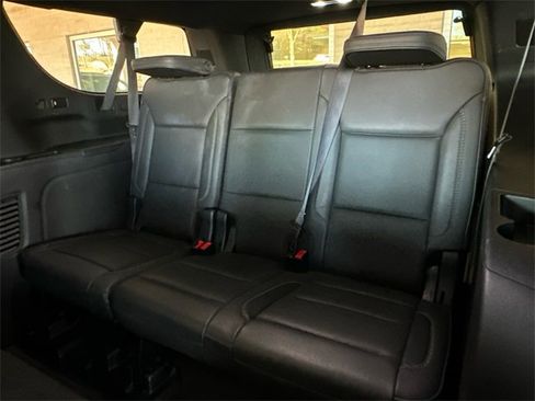 Used 2021 GMC Yukon XL Denali w/ Denali Premium Package image 24