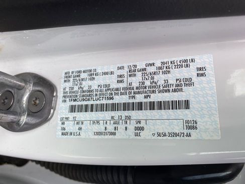 Used 2020 Ford Escape SE image 25