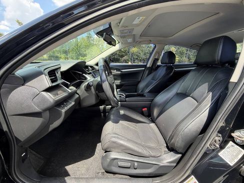 Used 2017 Honda Civic Touring image 10