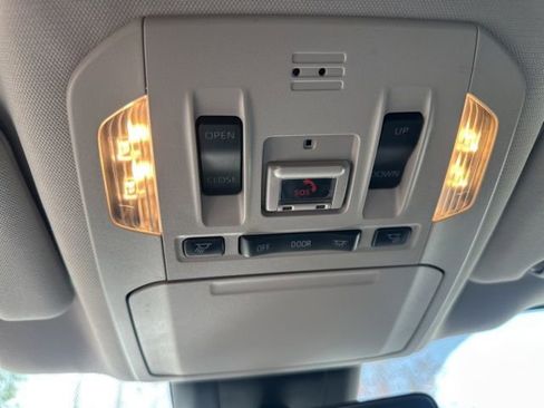 Used 2022 Toyota Highlander Limited AWD/4WD image 19