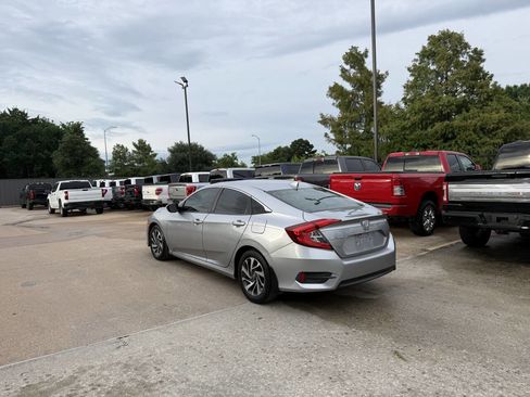 Used 2017 Honda Civic EX image 4