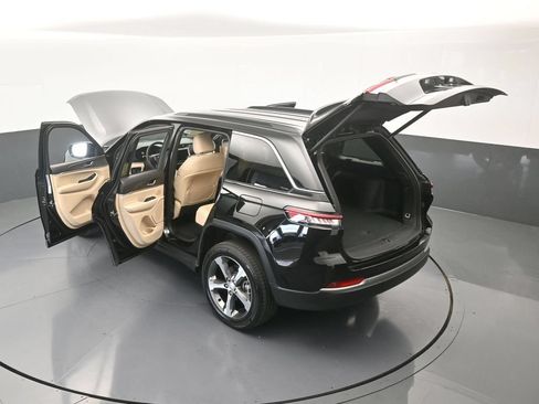 Used 2026 Jeep Grand Cherokee Limited RWD image 65