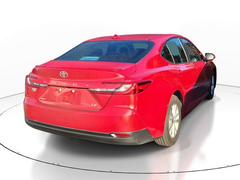 Used 2025 Toyota Camry LE image 9