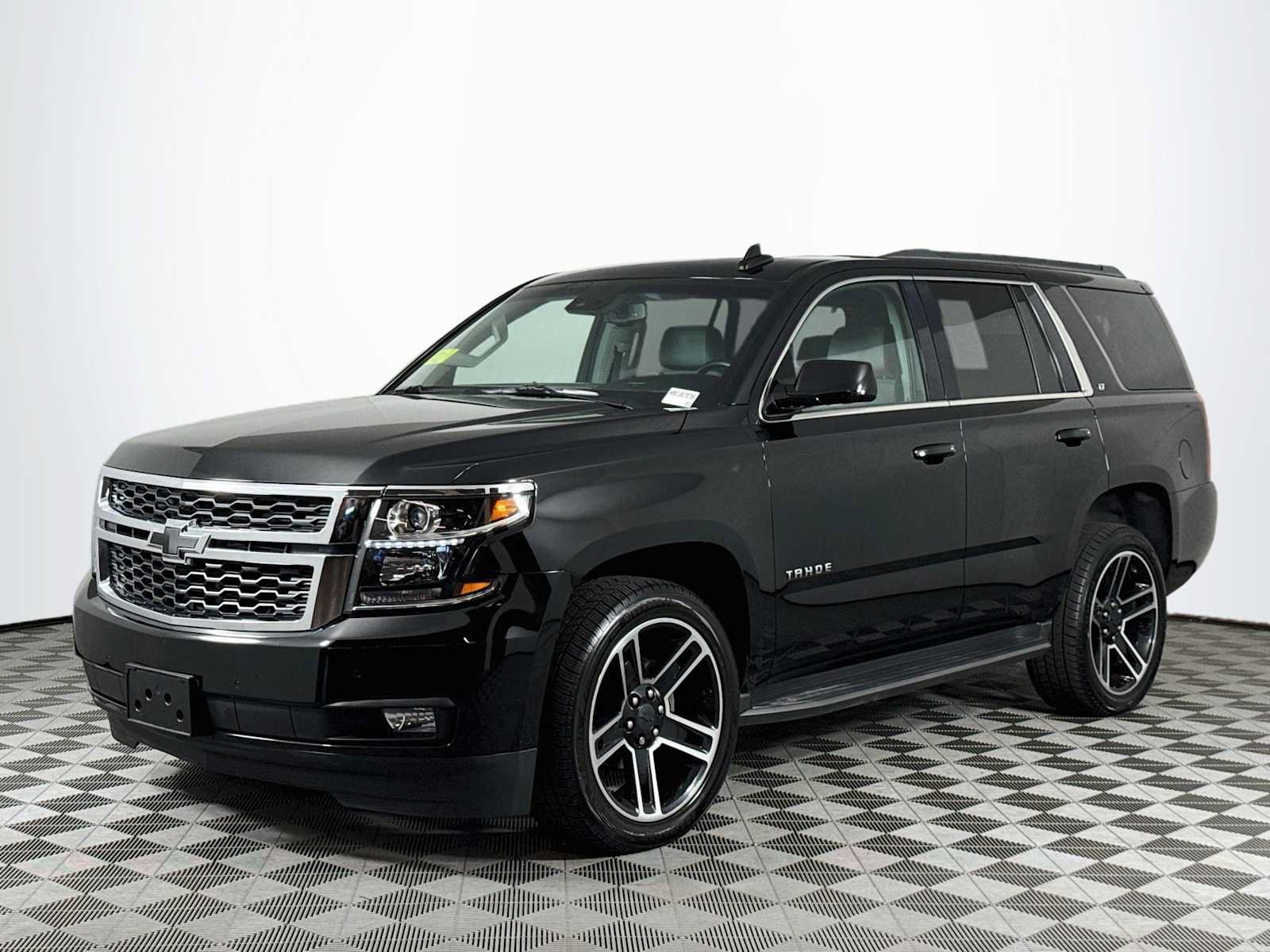 Used 2018 Chevrolet Tahoe LT AWD/4WD image 1