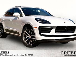 Used 2023 Porsche Macan AWD/4WD video 1