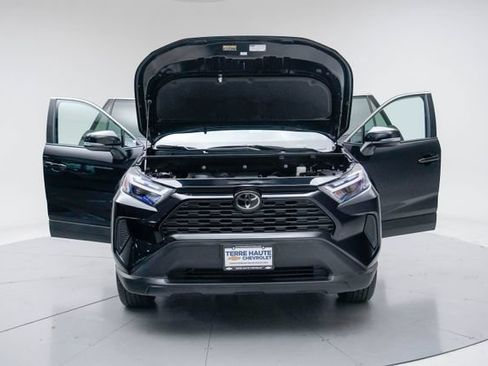 Used 2025 Toyota RAV4 XLE AWD/4WD image 17