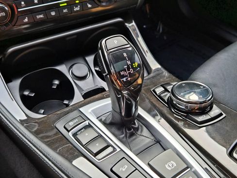 Used 2015 BMW 550i xDrive Sedan AWD/4WD image 34