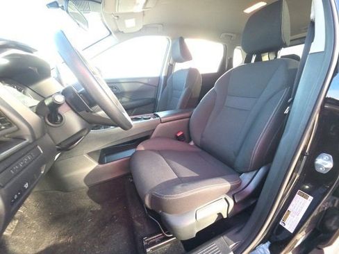 Used 2024 Nissan Rogue S image 14