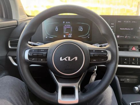 Used 2024 Kia Sportage LX image 15