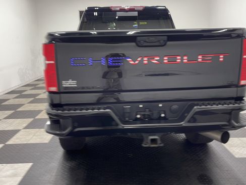 Used 2024 Chevrolet Silverado 2500 LT w/ Midnight Edition AWD/4WD image 18