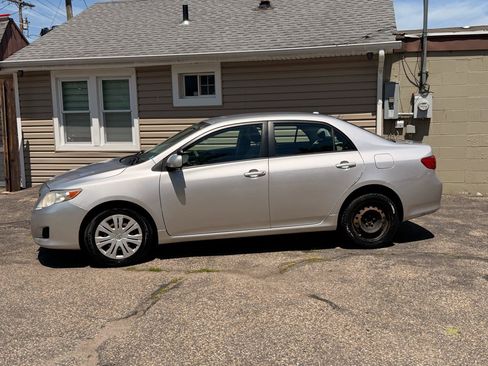 Used 2009 Toyota Corolla FWD image 3
