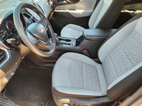 Used 2024 Chevrolet Equinox LS w/ LS Convenience Package FWD image 11