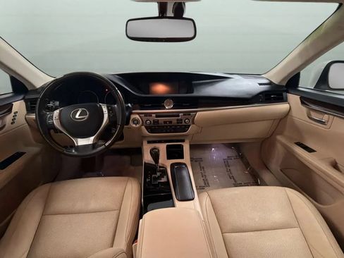 Used 2014 Lexus ES 350 w/ Luxury Package FWD image 11