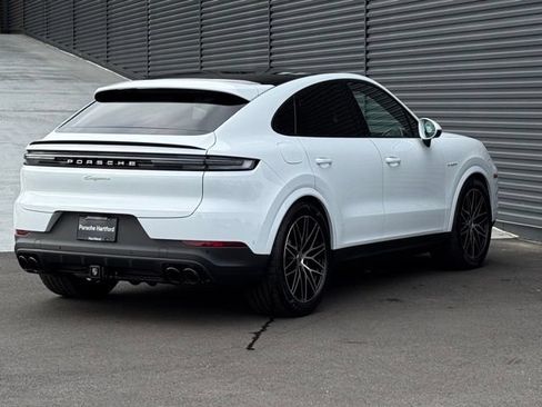 New 2026 Porsche Cayenne E-Hybrid Coupe AWD/4WD image 7