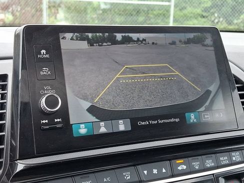 Used 2025 Honda Odyssey Touring image 4
