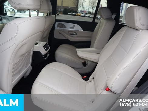 Used 2025 Mercedes-Benz GLS 450 4MATIC image 21