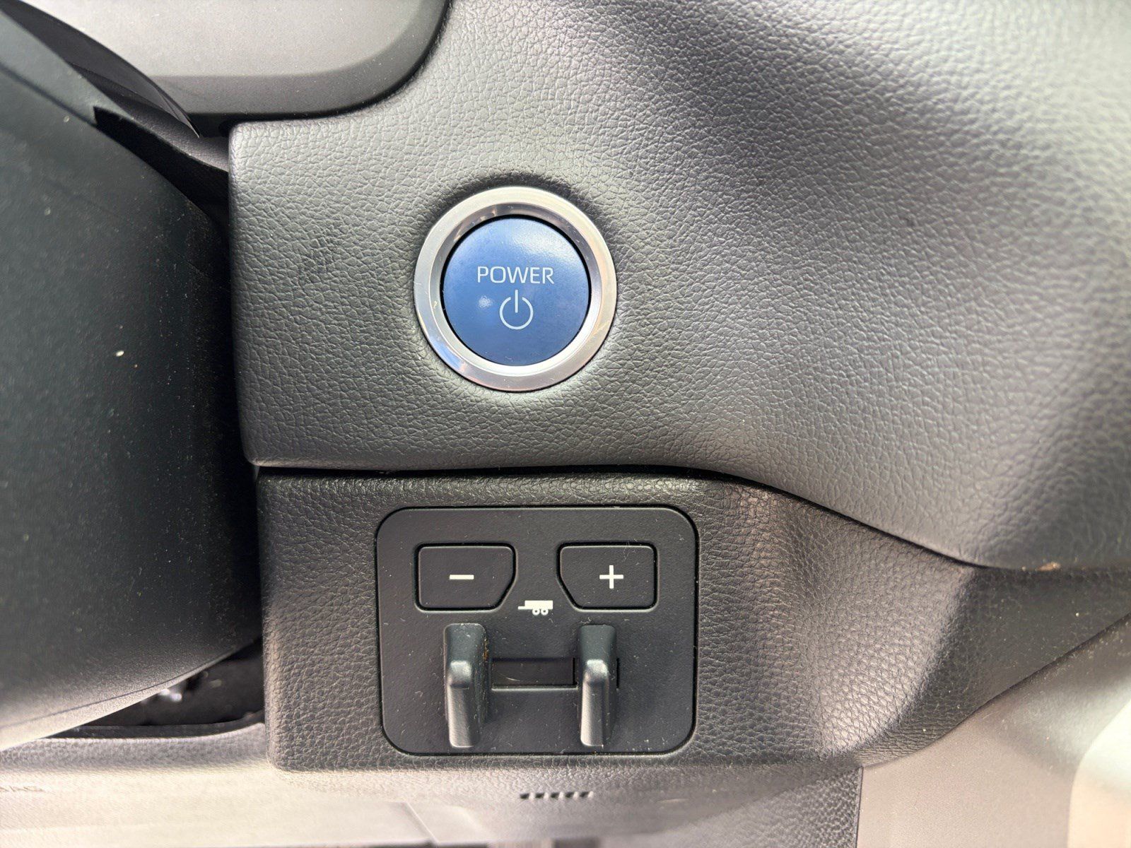 Certified 2023 Toyota Sequoia SR5 AWD/4WD image 21