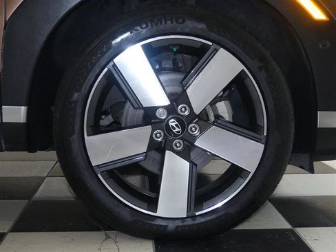 Used 2024 Hyundai Santa Fe Limited image 38