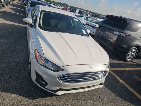 Used 2020 Ford Fusion SE FWD image 6