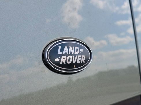 Used 2022 Land Rover Defender 110 SE image 7