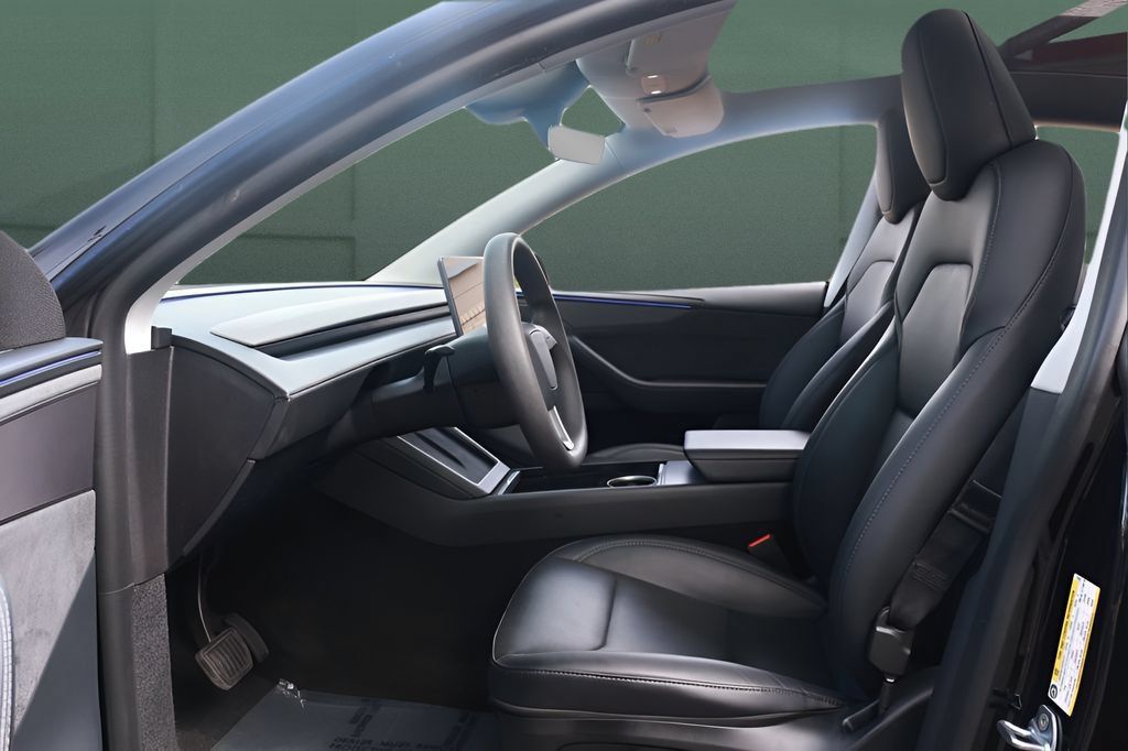 Used 2026 Tesla Model Y Long Range RWD image 21