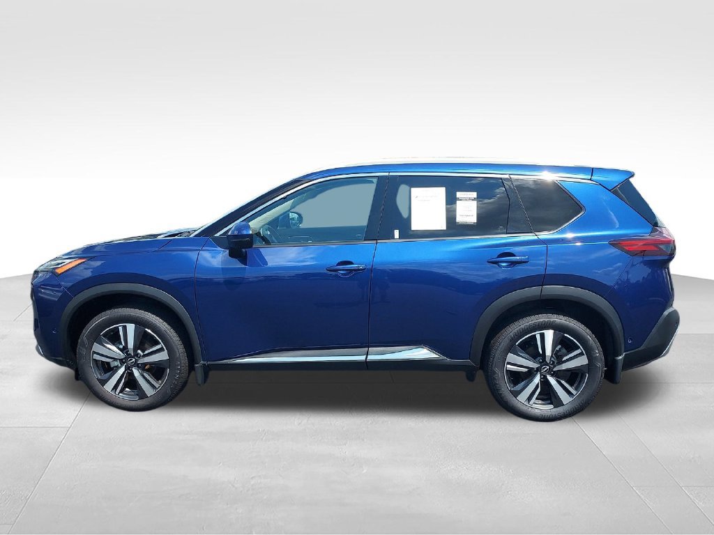 Used 2023 Nissan Rogue Platinum w/ Platinum Premium Package FWD image 2