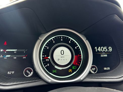 Used 2020 Aston Martin DB11 Volante RWD image 14