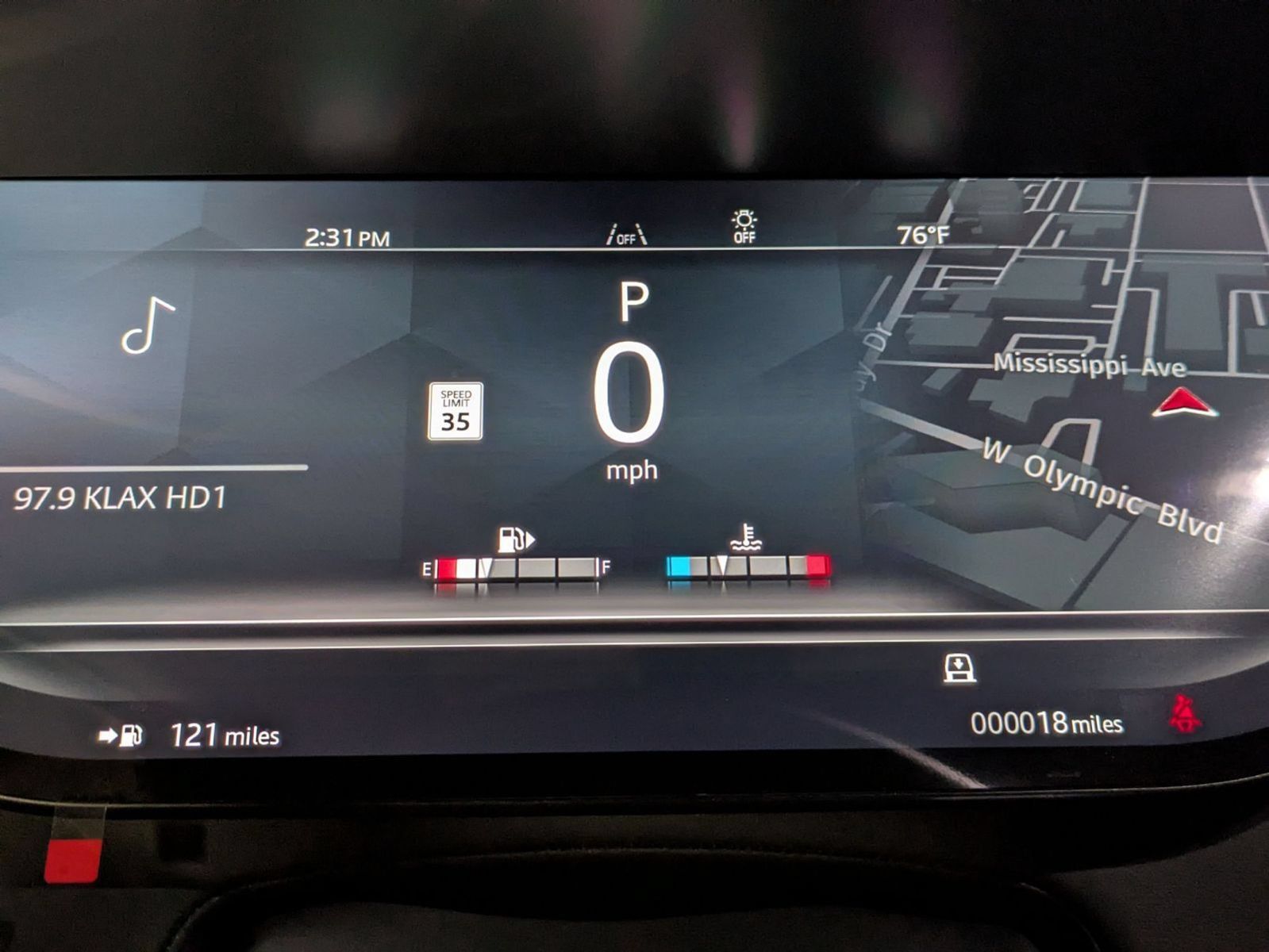 New 2026 Land Rover Range Rover Long Wheelbase SE AWD/4WD image 18