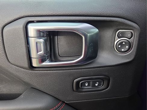 New 2026 Jeep Wrangler Unlimited Rubicon w/ Xtreme 35 Tire Package AWD/4WD image 13